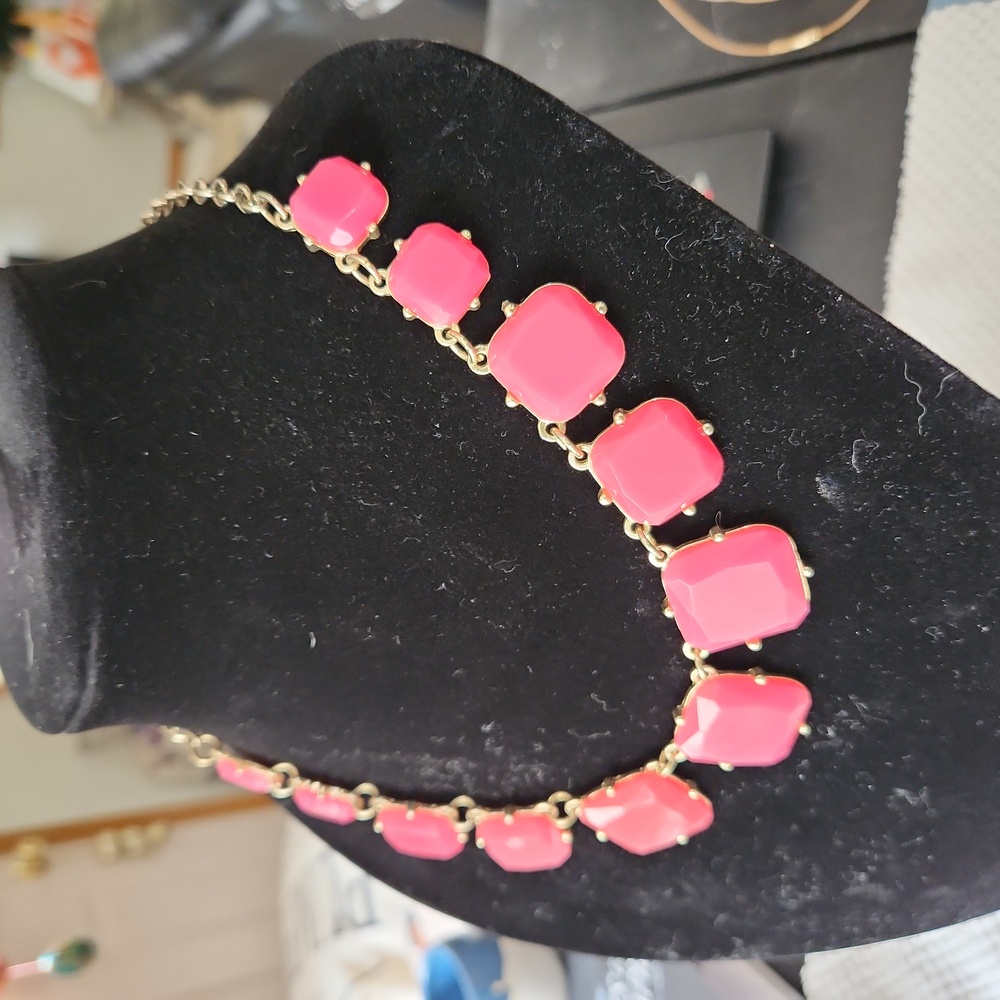 Elegant Pink/Salmon Necklace with Gold Accents